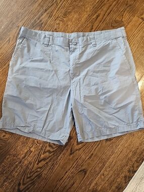 Columbia Men's Light Gray Flat-Front Shorts